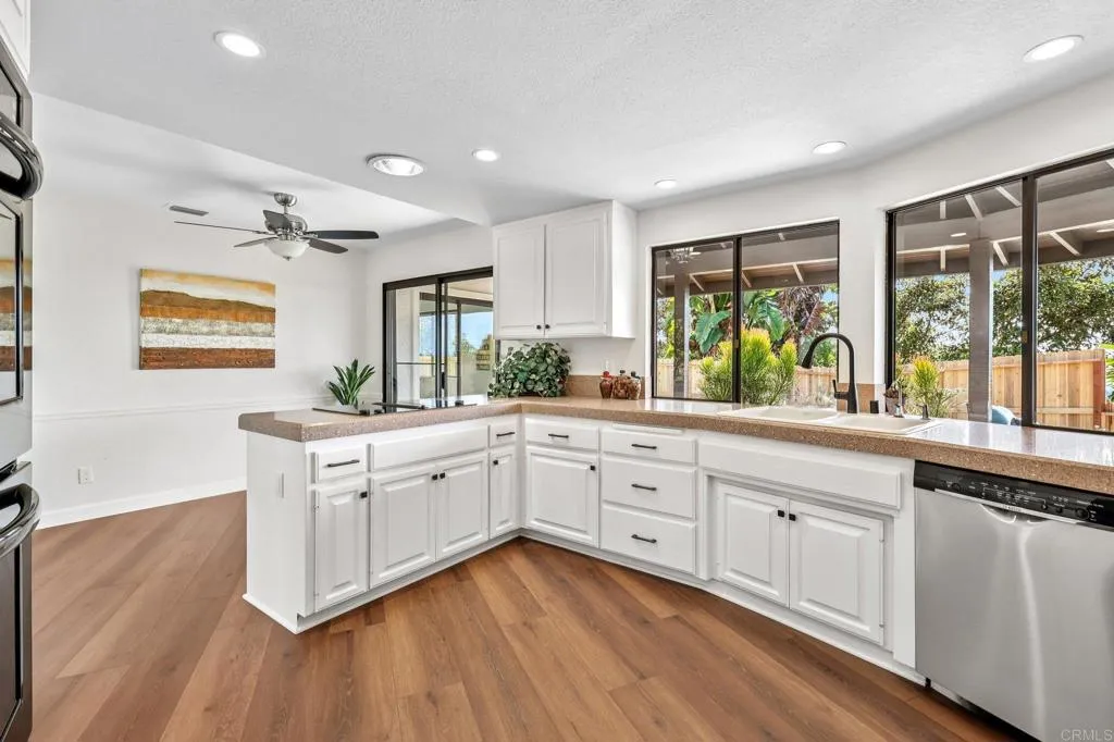 https://cdn.realtyfeed.com/cdn/127/306649506/d7aee0db18e75b6b01ae62af47240700.webp