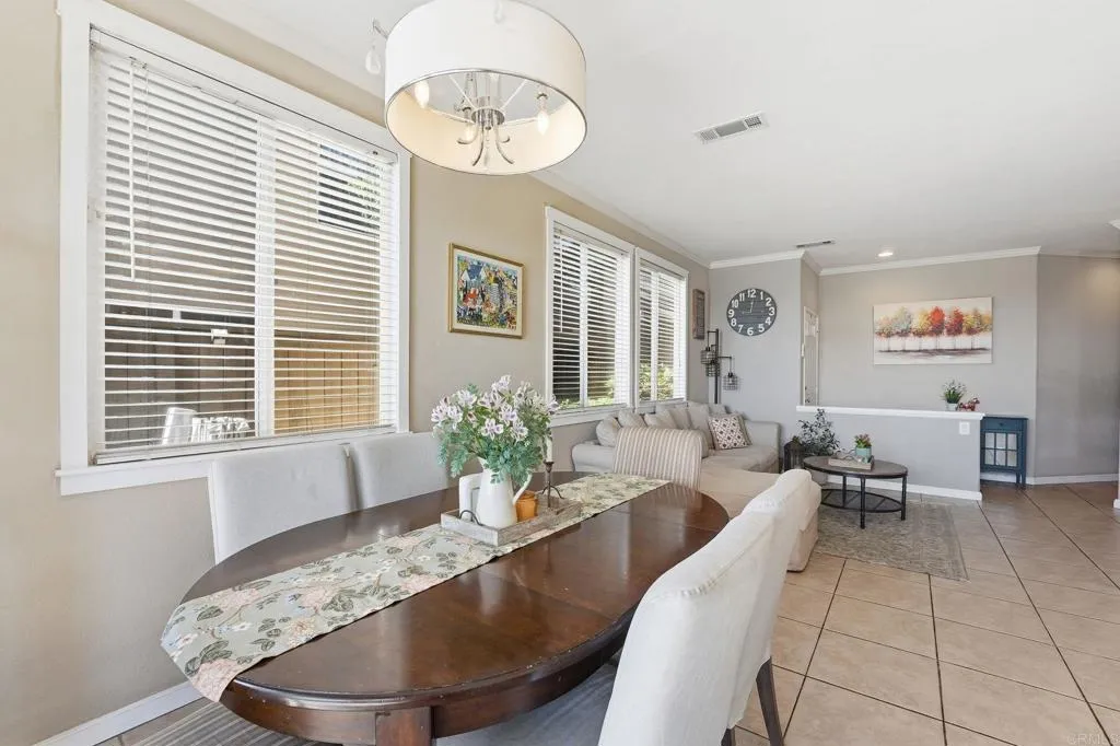 https://cdn.realtyfeed.com/cdn/127/306649558/21d1fd61249e438a32e2801bd72c9c13.webp