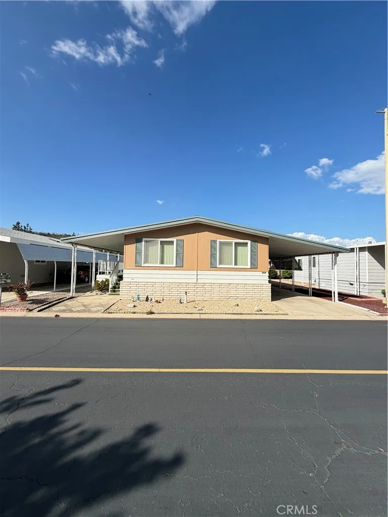 https://cdn.realtyfeed.com/cdn/127/306649562/08689bd921f7f6e7da951b389155fe48.webp