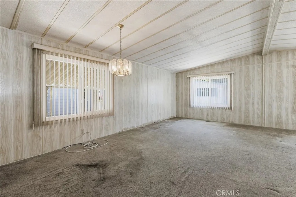 https://cdn.realtyfeed.com/cdn/127/306649562/2d7861136f5ff58e8b39fb49289c2694.webp