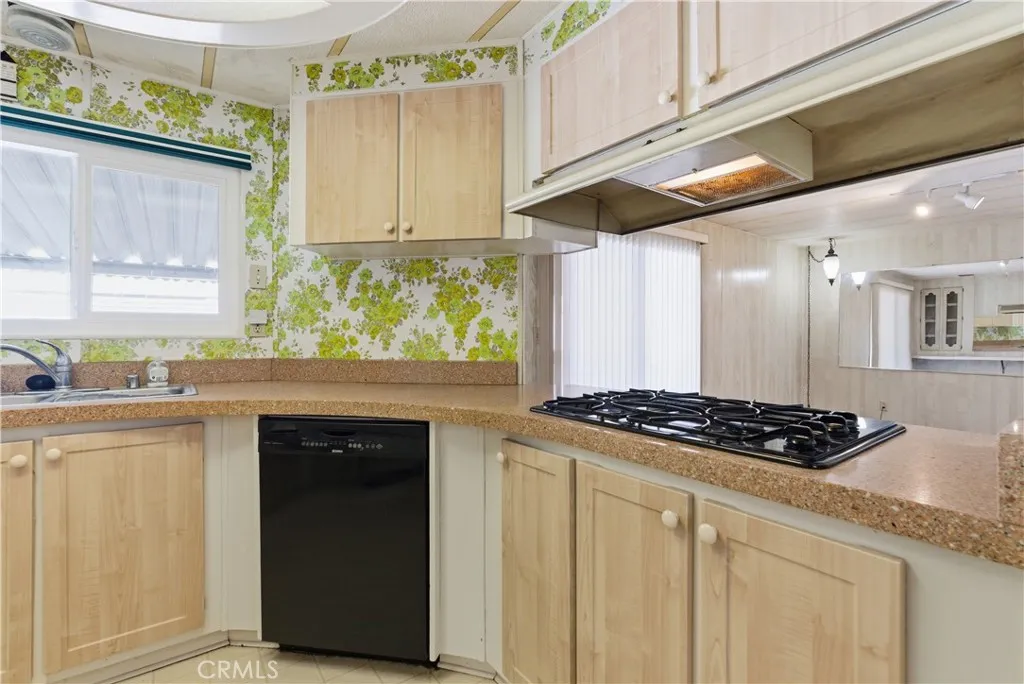 https://cdn.realtyfeed.com/cdn/127/306649562/48a7bda1d31486e6575195ed473a40d2.webp