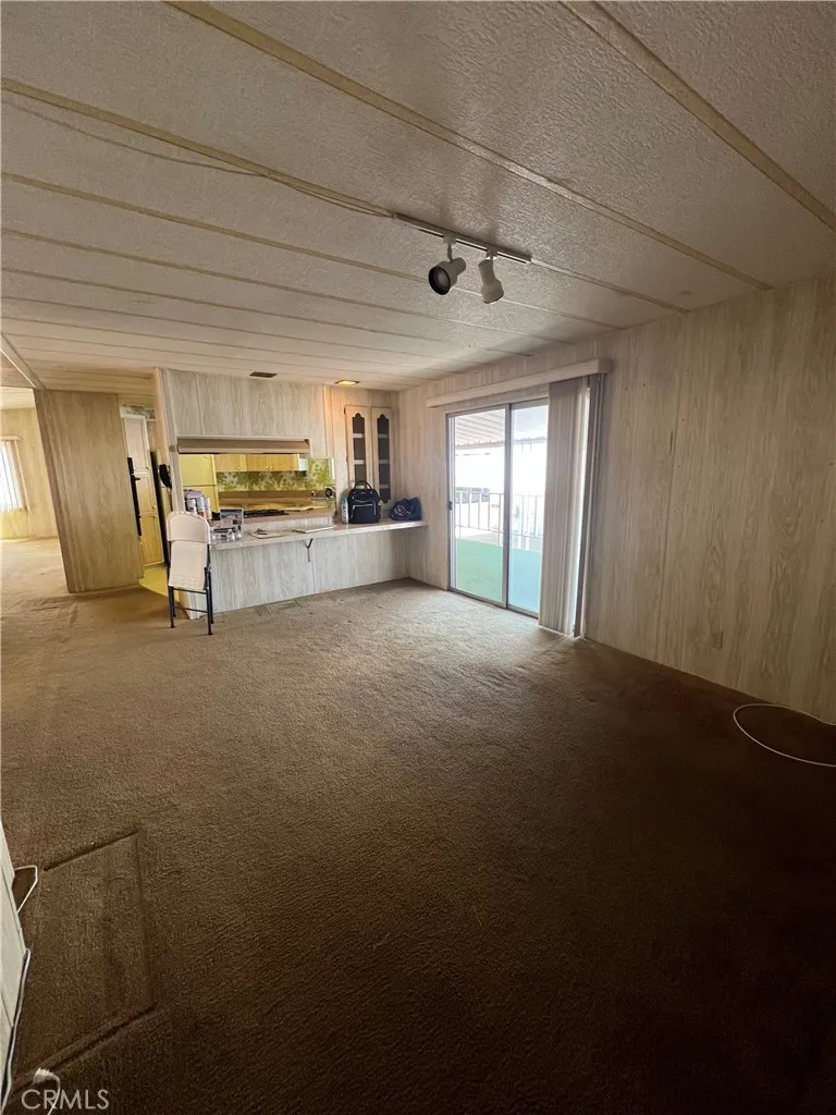 https://cdn.realtyfeed.com/cdn/127/306649562/4b4bb273027e12bb7cd82aade4aa259e.webp