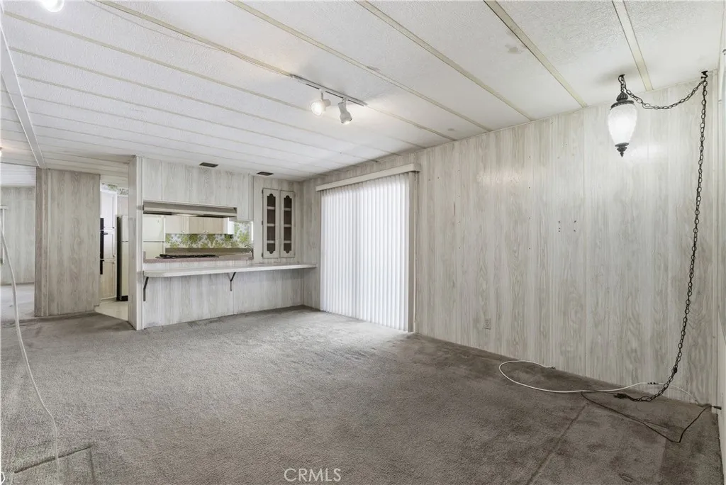 https://cdn.realtyfeed.com/cdn/127/306649562/59b6e027a93e46e53e3b3c0a8f6747fe.webp