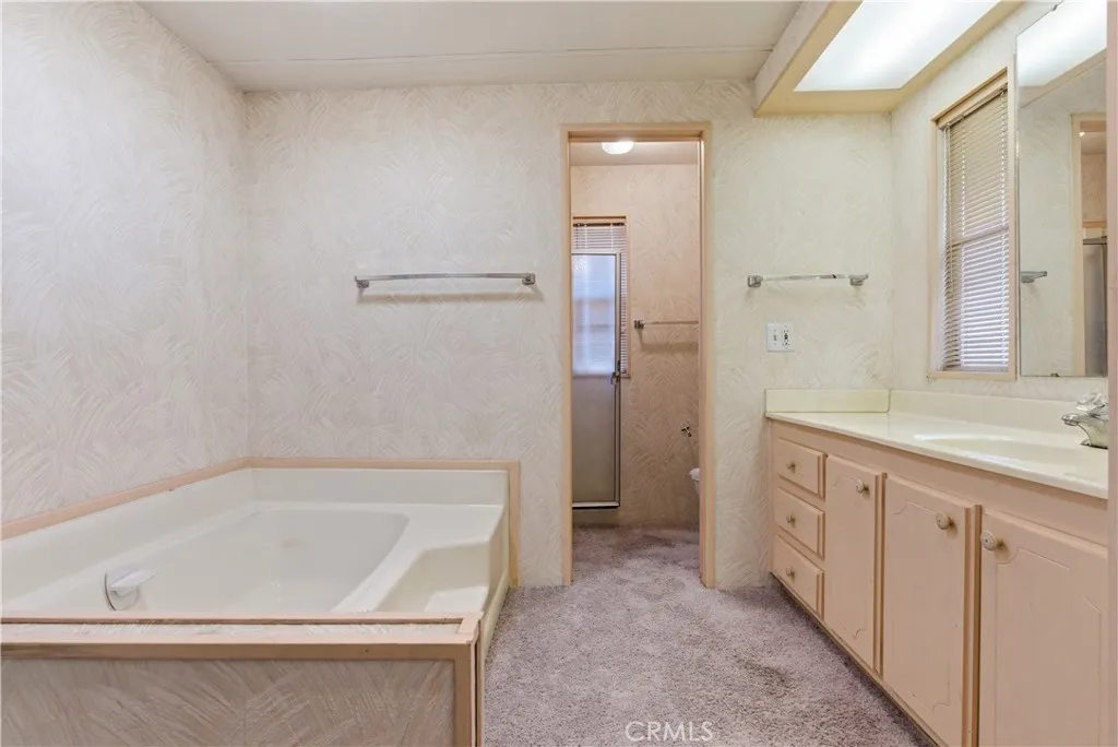 https://cdn.realtyfeed.com/cdn/127/306649562/5b1af27bff3c489e74caa0e803ecd662.webp