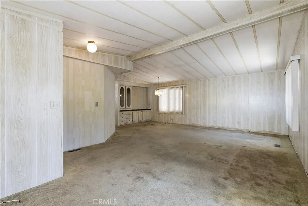 https://cdn.realtyfeed.com/cdn/127/306649562/64c942eebcacfae7027ca21303d8042a.webp