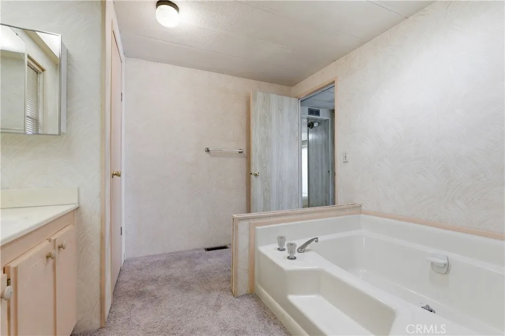 https://cdn.realtyfeed.com/cdn/127/306649562/6745f8983f1e965cd7e4352e2438ecc3.webp