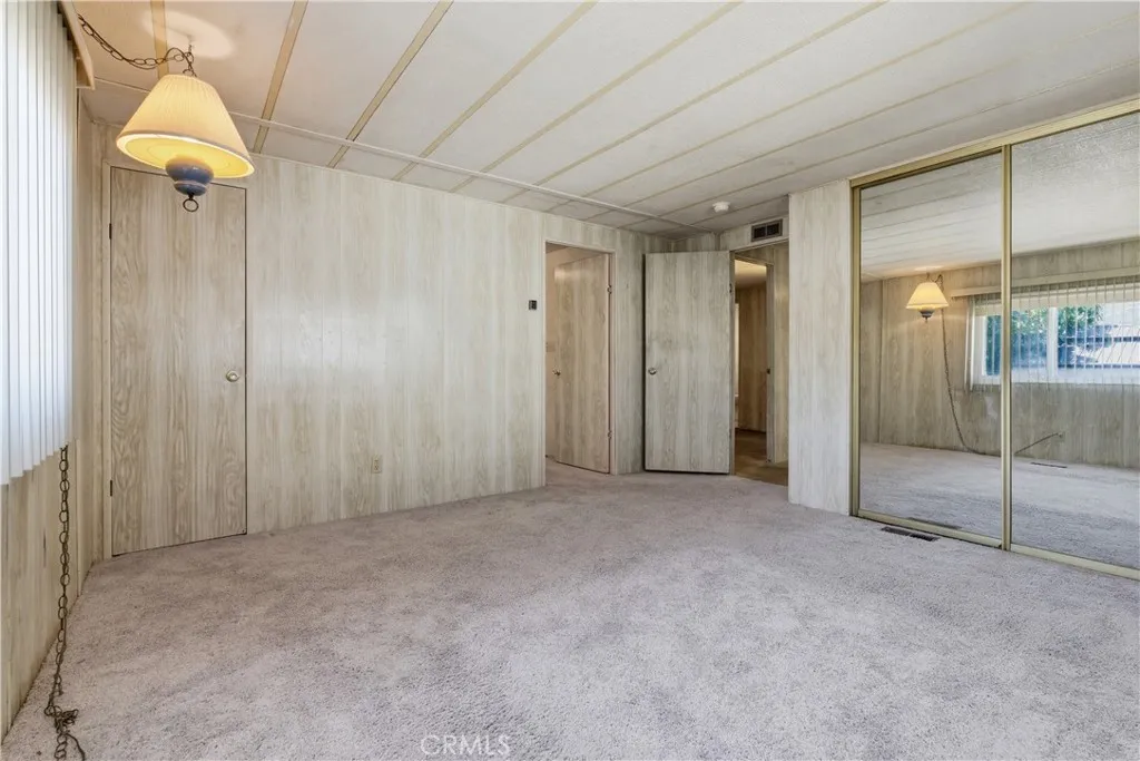 https://cdn.realtyfeed.com/cdn/127/306649562/67a207bd53826fee17004c886623e703.webp