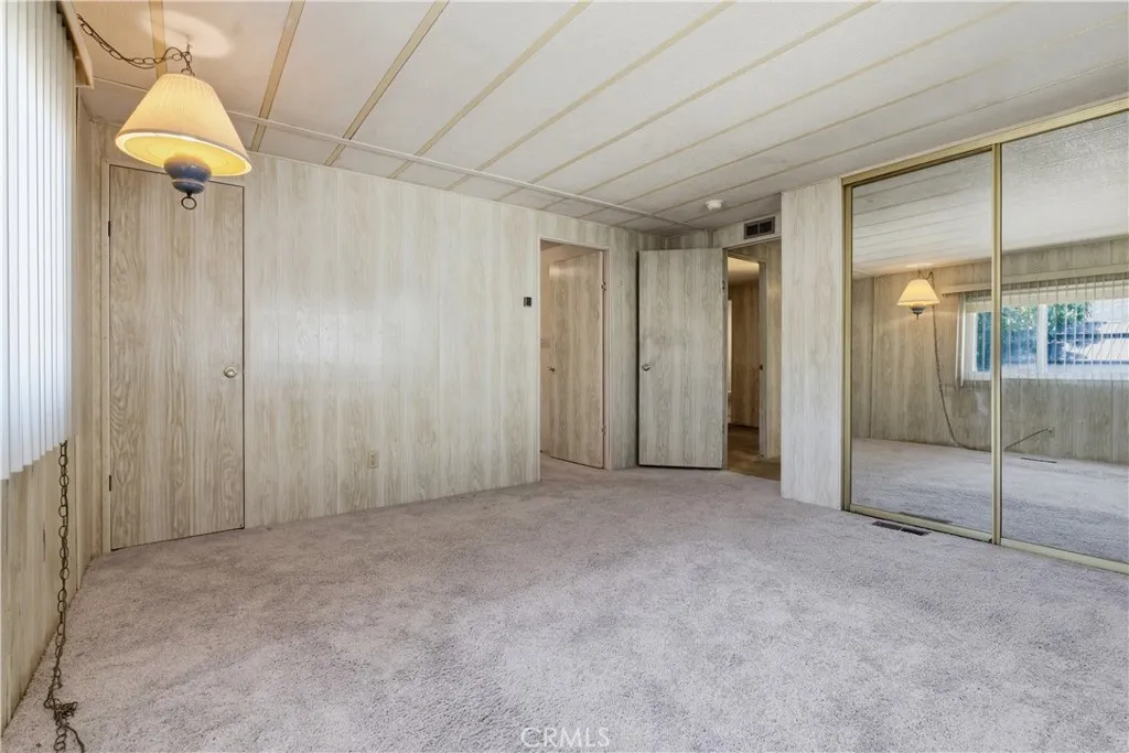 https://cdn.realtyfeed.com/cdn/127/306649562/6adfe00efb7c01195e519805a8b297eb.webp