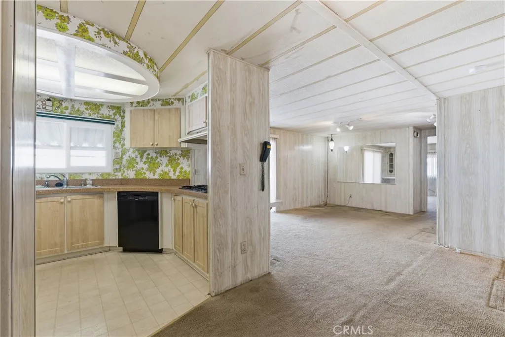 https://cdn.realtyfeed.com/cdn/127/306649562/7292e1c6011b172d1612227556a2d443.webp