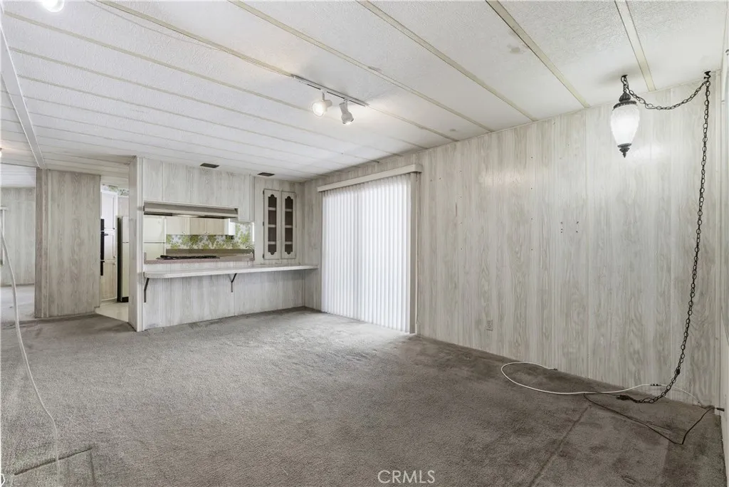 https://cdn.realtyfeed.com/cdn/127/306649562/73b23f167aade497d5490e971fd1da1d.webp