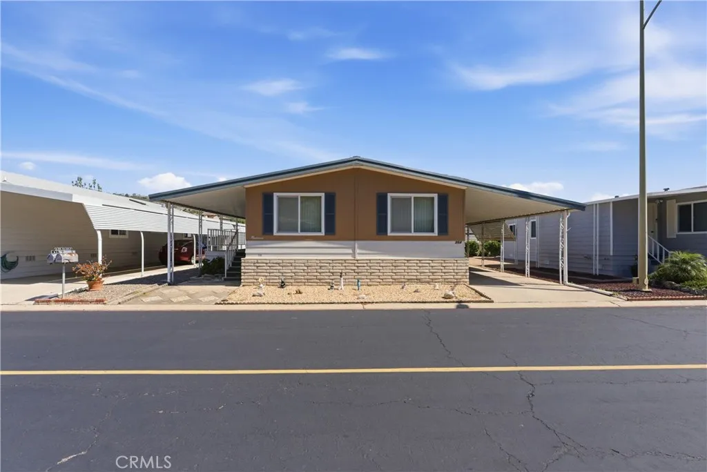 https://cdn.realtyfeed.com/cdn/127/306649562/7df8d28aae10738b6cb8b683ebf6924a.webp