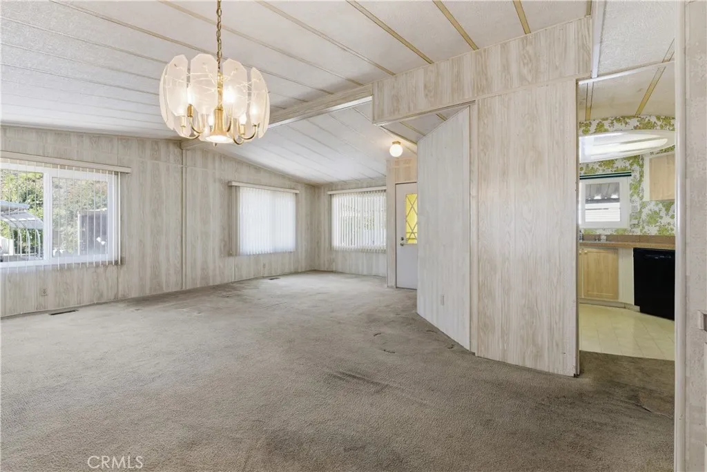 https://cdn.realtyfeed.com/cdn/127/306649562/8a0750dd3897a54f8fa3f761771053f5.webp