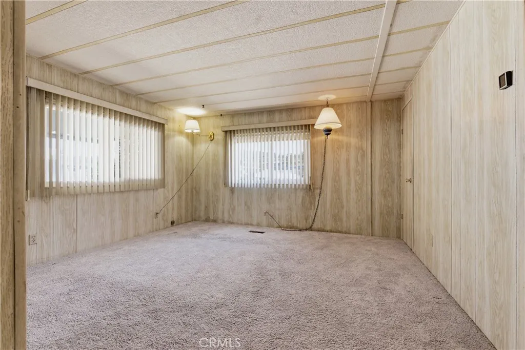 https://cdn.realtyfeed.com/cdn/127/306649562/90f20666b2f2fb7ce2a61f145f2e4478.webp
