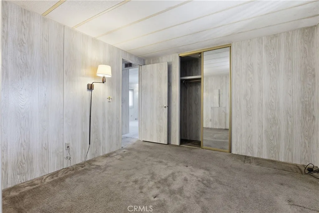 https://cdn.realtyfeed.com/cdn/127/306649562/923bfef8e41f457ca9a87bde5e774724.webp