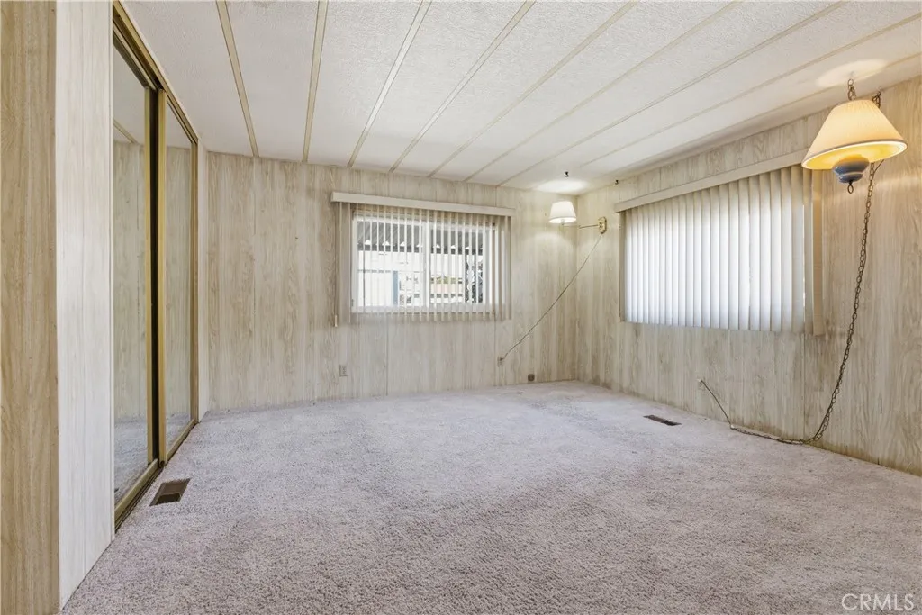 https://cdn.realtyfeed.com/cdn/127/306649562/c41b00f1db8ffe8f5caec45df9c4f2ce.webp