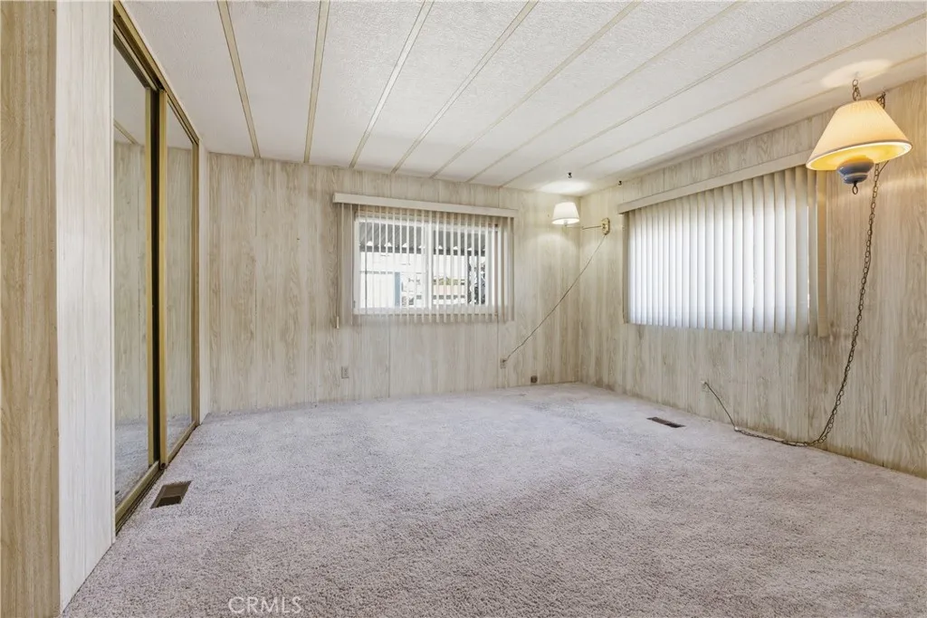 https://cdn.realtyfeed.com/cdn/127/306649562/c6821f23cb6250a6aa366d63e3083258.webp