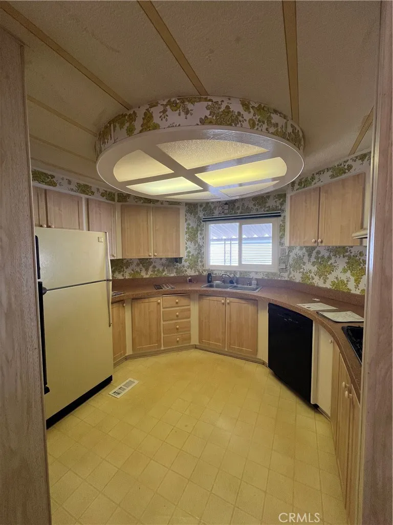 https://cdn.realtyfeed.com/cdn/127/306649562/c6ff008da249acee128867616b7940ea.webp