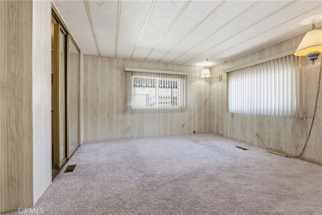 https://cdn.realtyfeed.com/cdn/127/306649562/dd2ba6ec9e3c8b54fb83616984b06406.webp