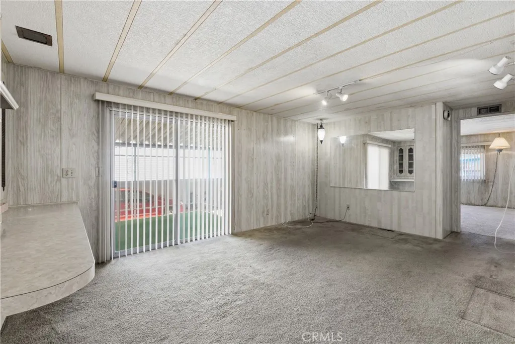 https://cdn.realtyfeed.com/cdn/127/306649562/ef8453eb7b92a7e75b15eba1441eeef5.webp