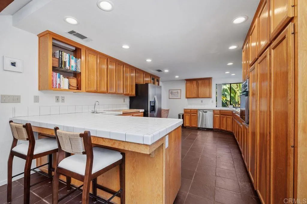 https://cdn.realtyfeed.com/cdn/127/306649597/117f2379a9e7d904952985c2a2f36520.webp