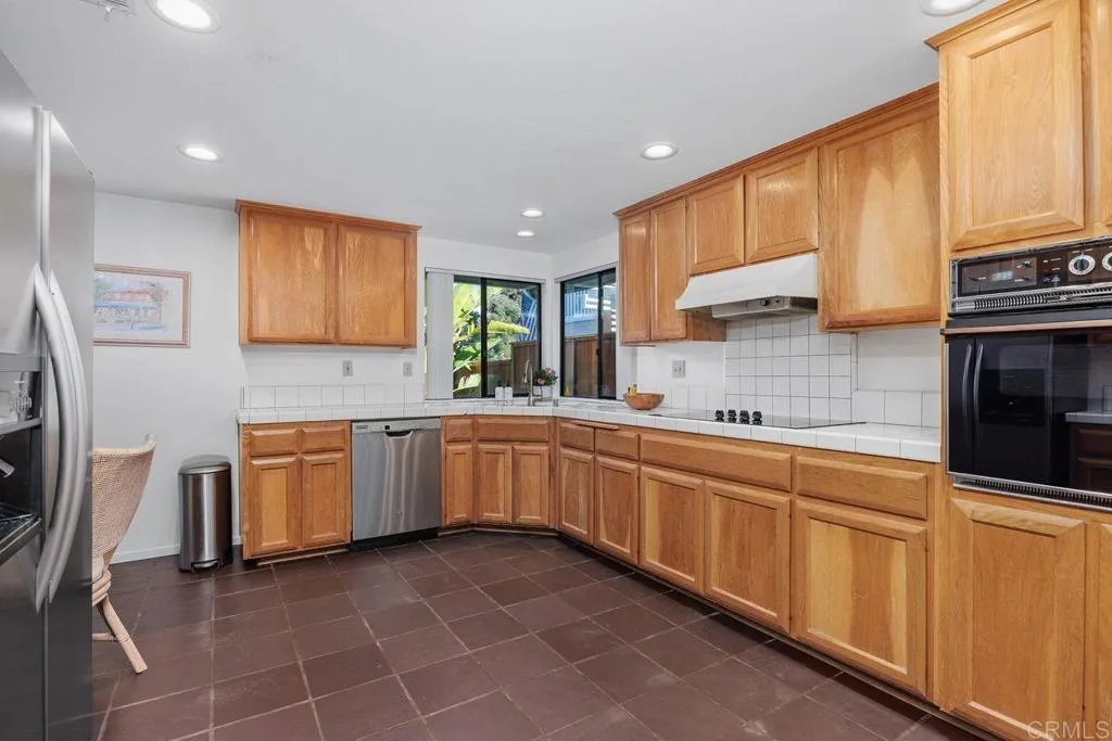 https://cdn.realtyfeed.com/cdn/127/306649597/20b1095b31366accde264ccf1f595d04.webp
