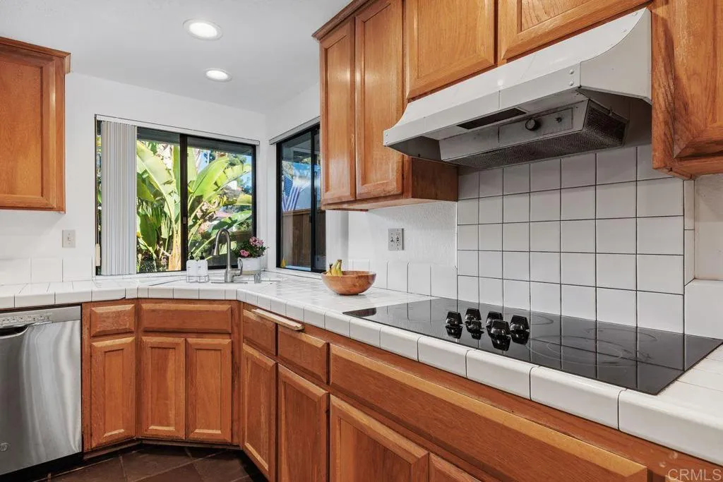 https://cdn.realtyfeed.com/cdn/127/306649597/2da8b3497e24382e81743466d4c888ef.webp