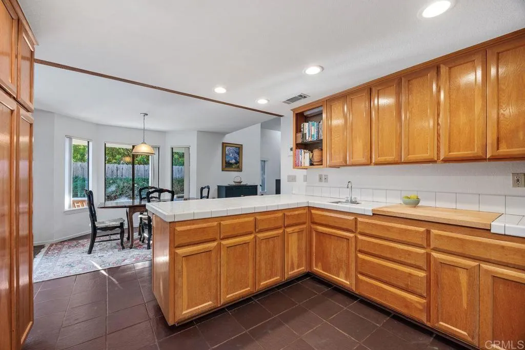 https://cdn.realtyfeed.com/cdn/127/306649597/e0b8e75b322b5bf8c660cf47b863d7a9.webp