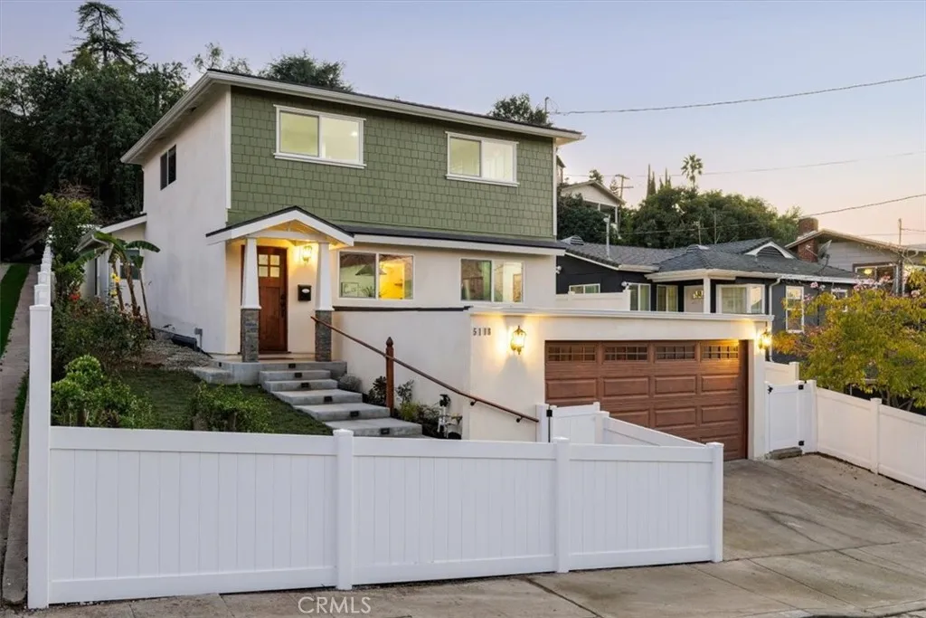 Los Angeles, CA 90042