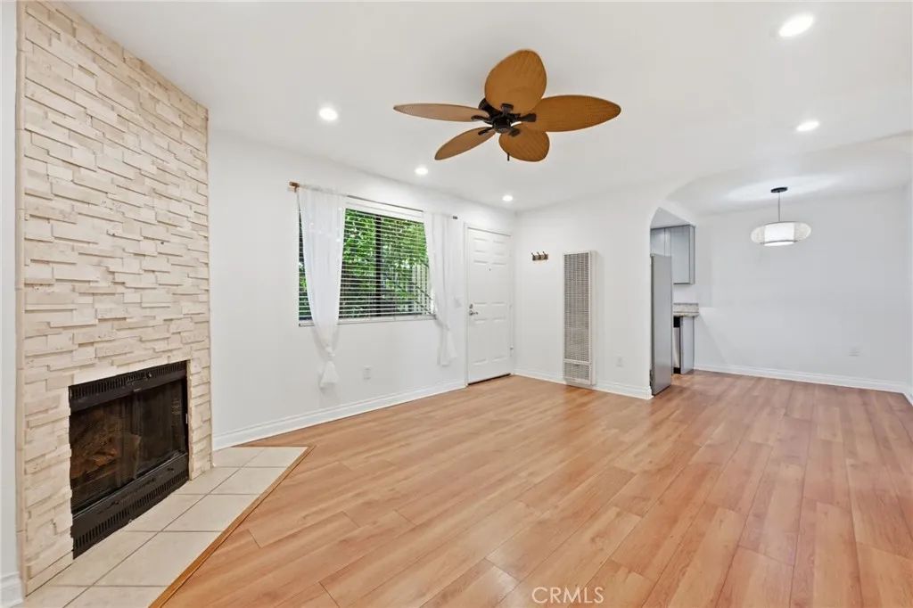 https://cdn.realtyfeed.com/cdn/127/306649699/91d7b1d67da814605a9f25eeb55fbf6d.webp