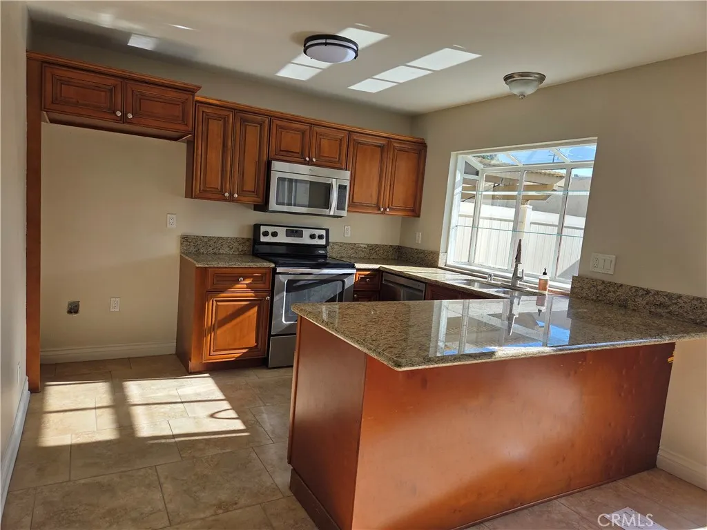 4564 Toledo Way, Buena Park, CA 90621 - Photo 5 of 16, Buena Park, CA