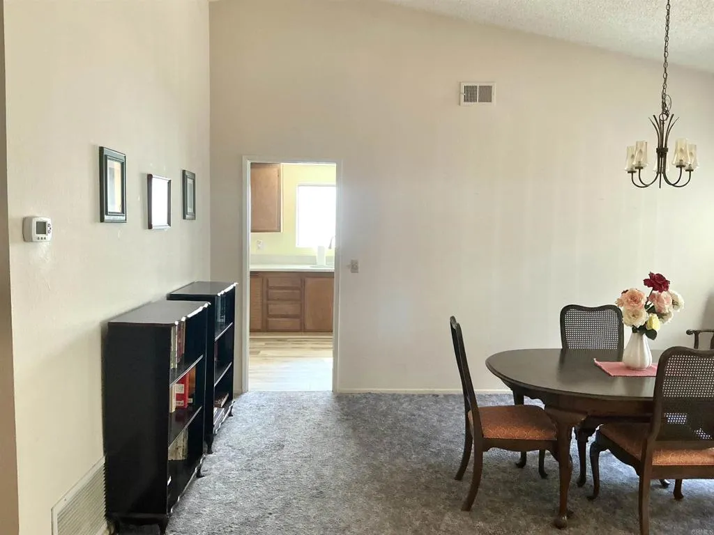 https://cdn.realtyfeed.com/cdn/127/306649799/912bf363ca9f2658a71267434babd04f.webp