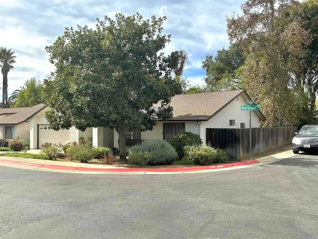 https://cdn.realtyfeed.com/cdn/127/306649799/fcf16323fbce5edf36ea3624892fefec.webp