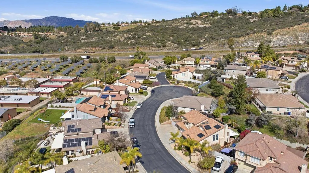 https://cdn.realtyfeed.com/cdn/127/306649816/a349b182ddbe859e14cc9cf8a93df35b.webp