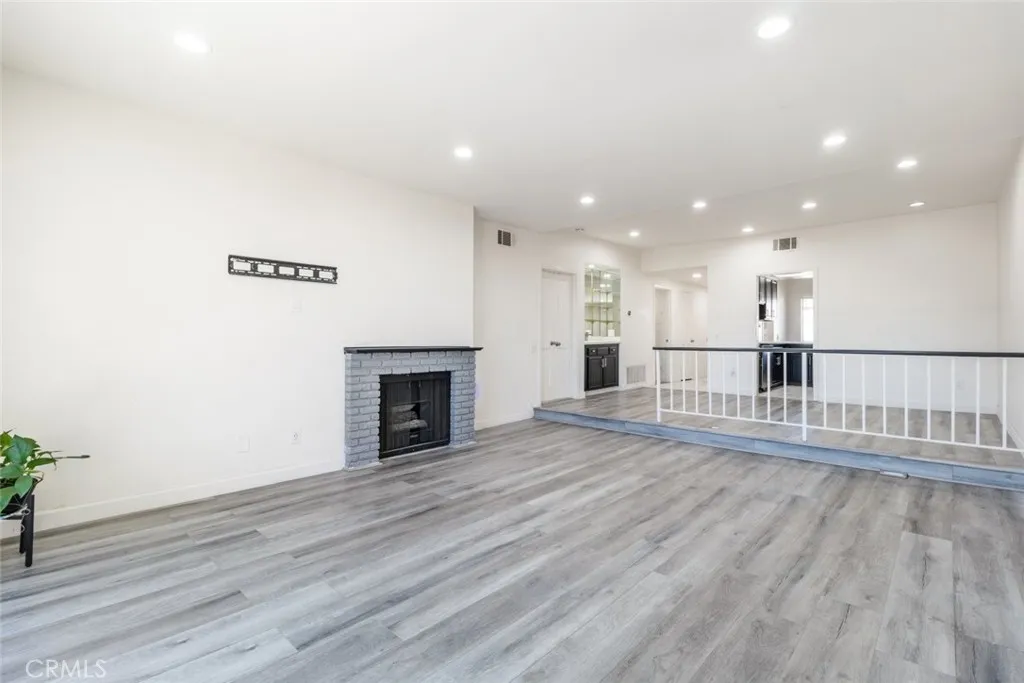 19029 Nordhoff Street Unit 205, Northridge, CA 91324 - Photo 4 of 22, Northridge, CA