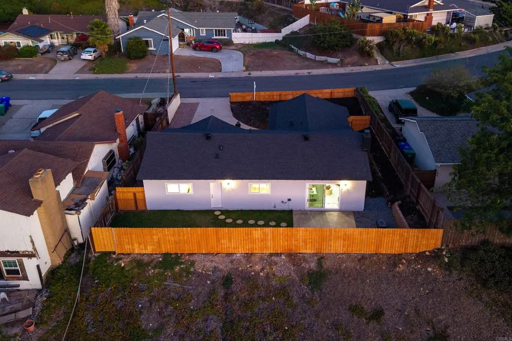https://cdn.realtyfeed.com/cdn/127/306649873/6425f0c5324a7867aa788b43af49d89d.webp