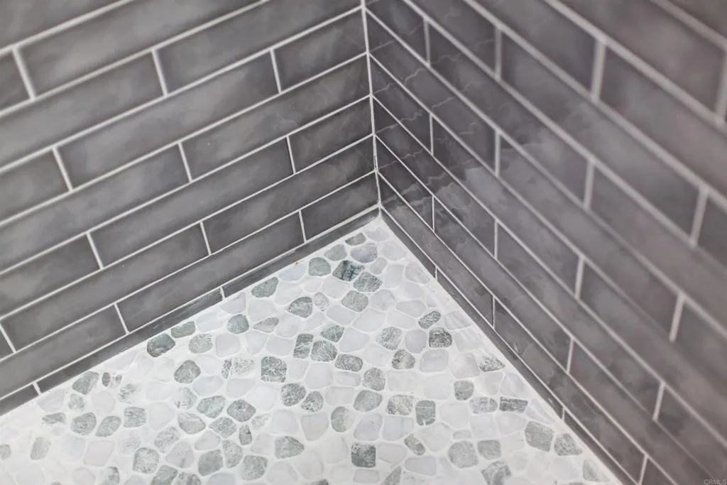 https://cdn.realtyfeed.com/cdn/127/306649873/646e02067f89780b2f45ac517180fda8.webp