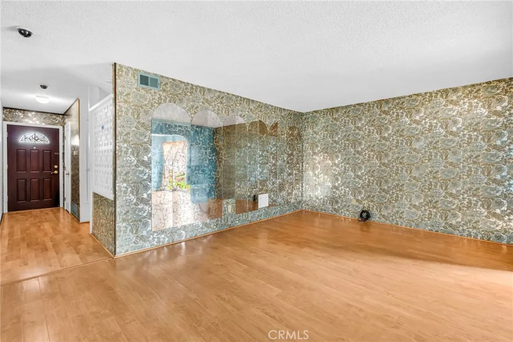 https://cdn.realtyfeed.com/cdn/127/306649876/5f71fc027ab1707af1ba05b3508708d5.webp
