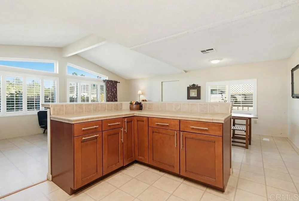 https://cdn.realtyfeed.com/cdn/127/306649968/7618246426f835919f02c543da843d3f.webp