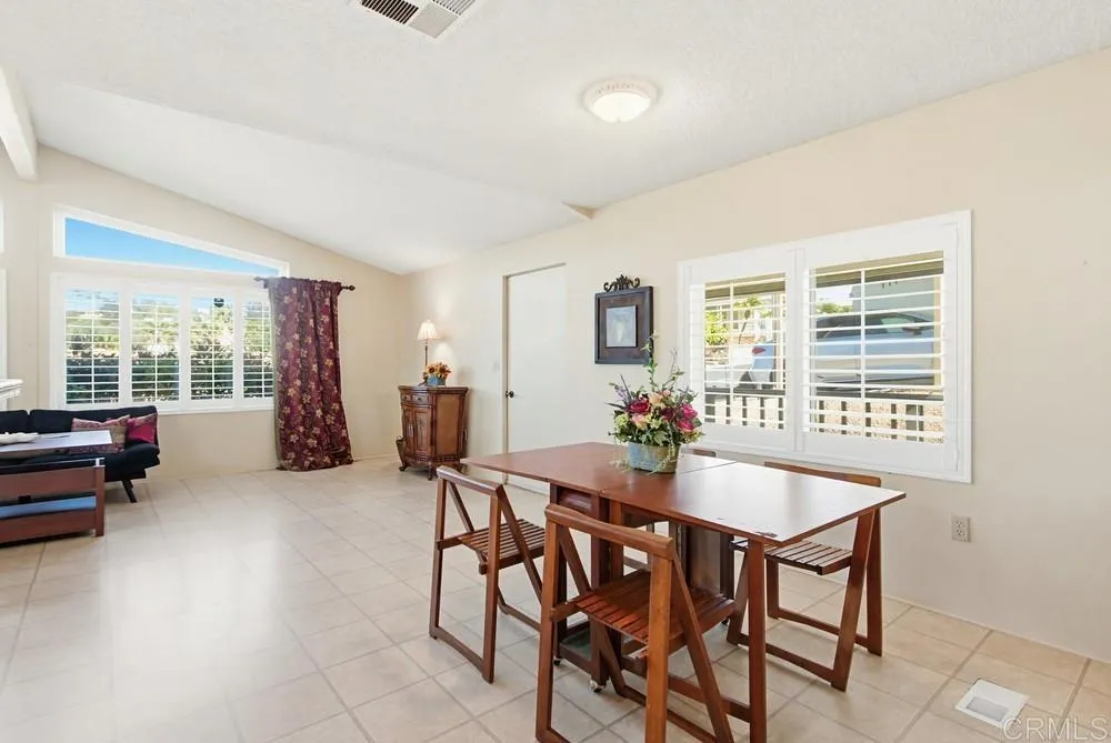 https://cdn.realtyfeed.com/cdn/127/306649968/87d0b4ebfb23a1a6c11414edfc5bdaa9.webp