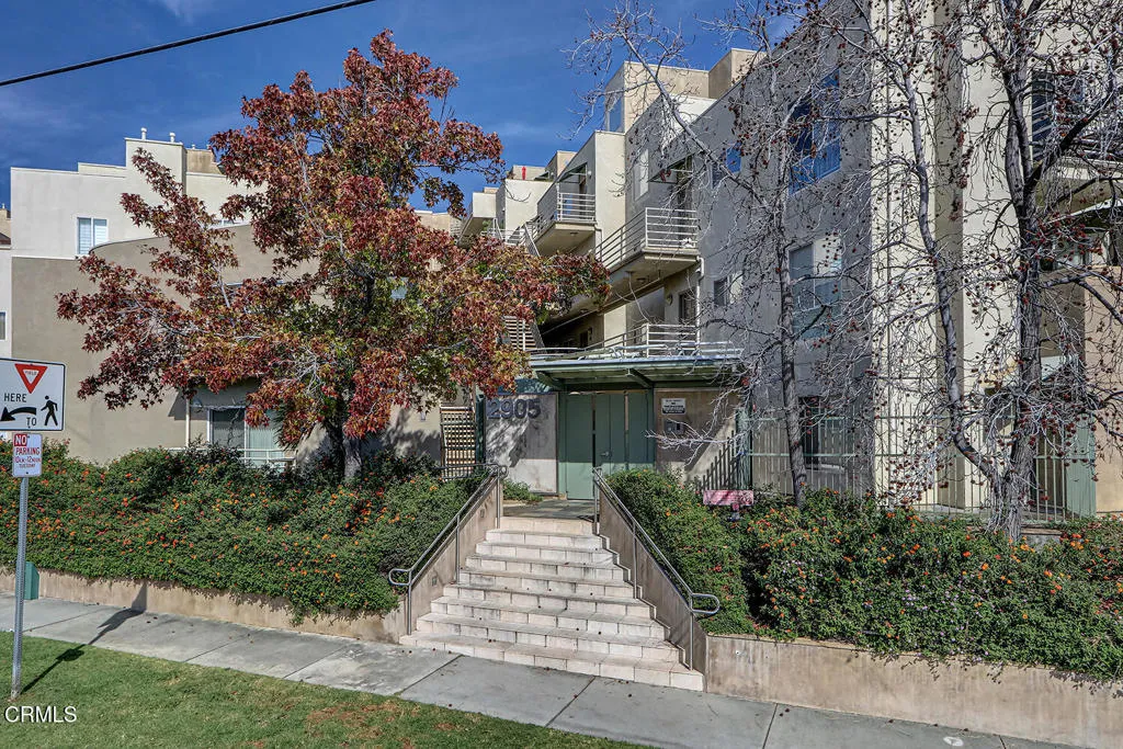 2905 Montrose Avenue #610