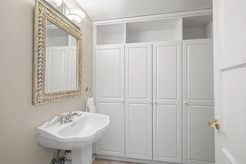 https://cdn.realtyfeed.com/cdn/127/306650032/1fd3047818e68232a1702b1183b303cf.webp