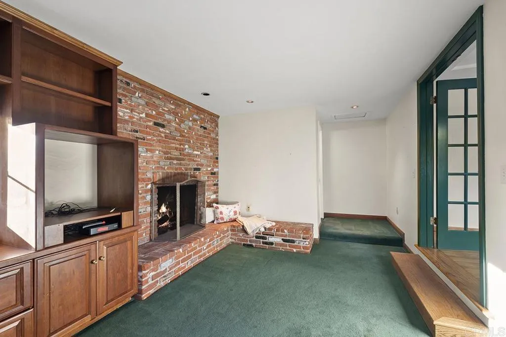 https://cdn.realtyfeed.com/cdn/127/306650032/2086196c136b6ae34b3322c402602746.webp