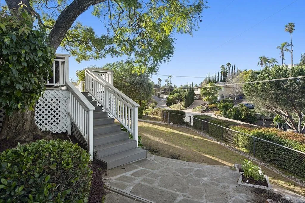 https://cdn.realtyfeed.com/cdn/127/306650032/240739120bb50a92591bbd8ae0bd54d7.webp