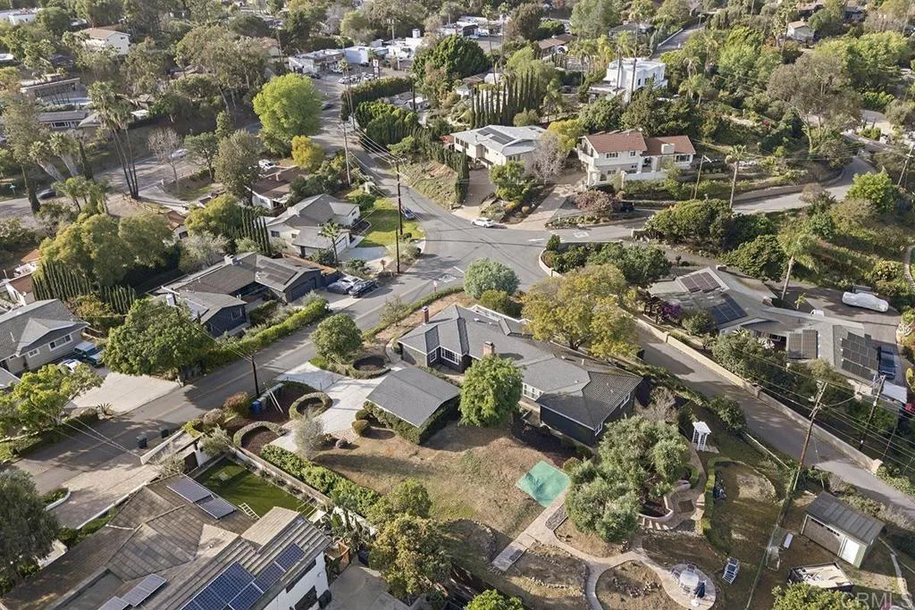 https://cdn.realtyfeed.com/cdn/127/306650032/572a139e976e248bc6116aa48a99bf8e.webp