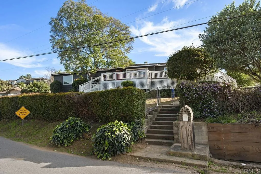 https://cdn.realtyfeed.com/cdn/127/306650032/6d53b39ef2145511d7d9f4a205c52d81.webp