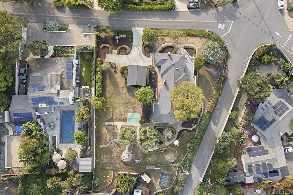 https://cdn.realtyfeed.com/cdn/127/306650032/90cb417a799f449ce8ac6029b039f210.webp