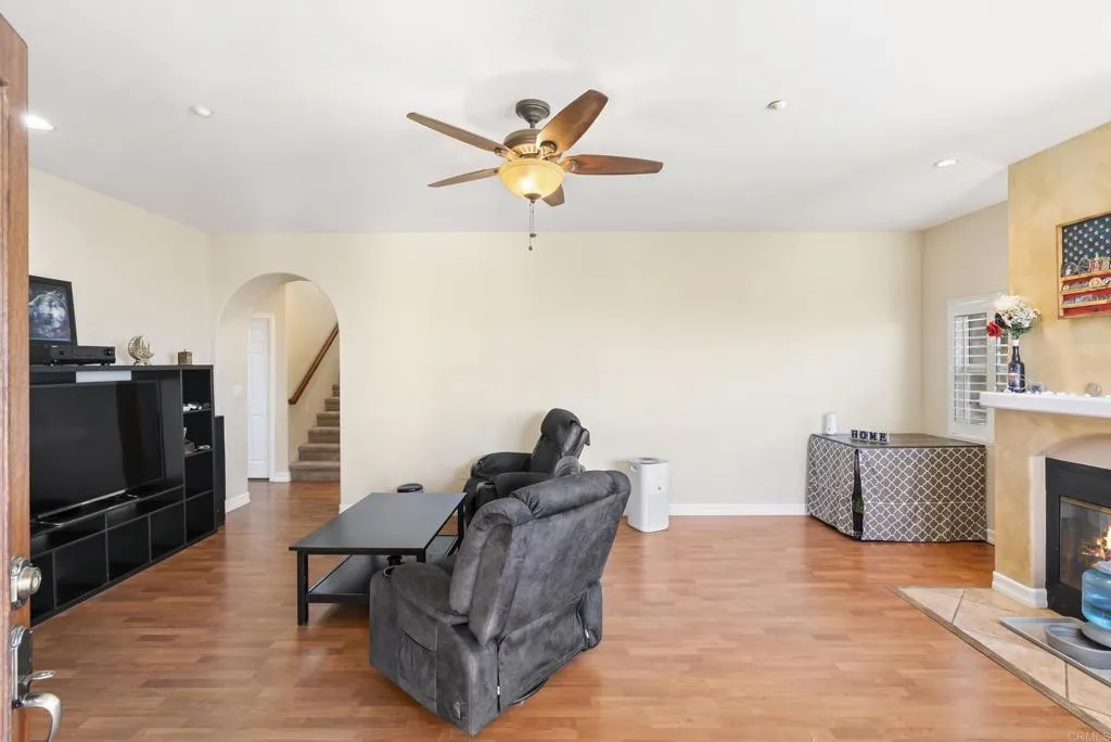 https://cdn.realtyfeed.com/cdn/127/306650044/86446a804b70c95444d29786028fcf79.webp