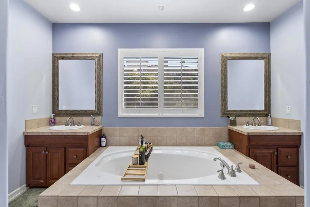 https://cdn.realtyfeed.com/cdn/127/306650044/9dbc463d021122855cf8cc6d909065b6.webp