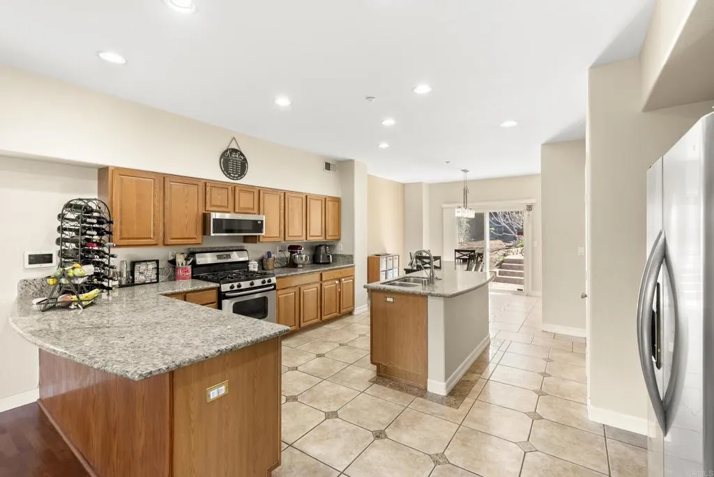 https://cdn.realtyfeed.com/cdn/127/306650044/cdae28a1d980d300c36bab5da6eb0c0b.webp