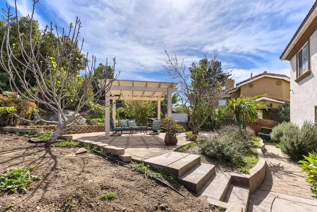 https://cdn.realtyfeed.com/cdn/127/306650044/d897f594338d56cdabdc3ccd23063bd1.webp